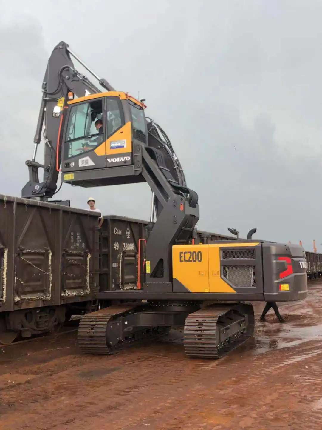 Excavator Cab Vibration Reduction Systems